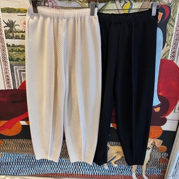 【大G精选】“潇洒漫步” 设计感三宅压褶休闲裤双色