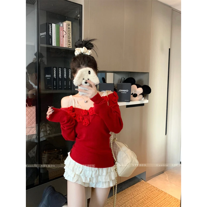 甜辣风软糯立体花朵收腰长袖毛衣女秋冬设计感V领露肩百搭针织衫