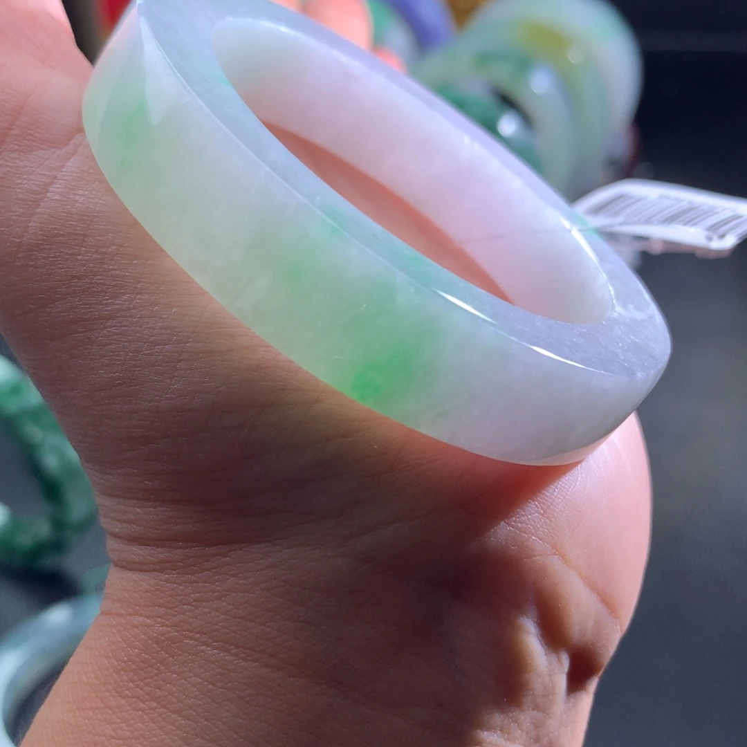定制翡翠未镶嵌翡翠手镯