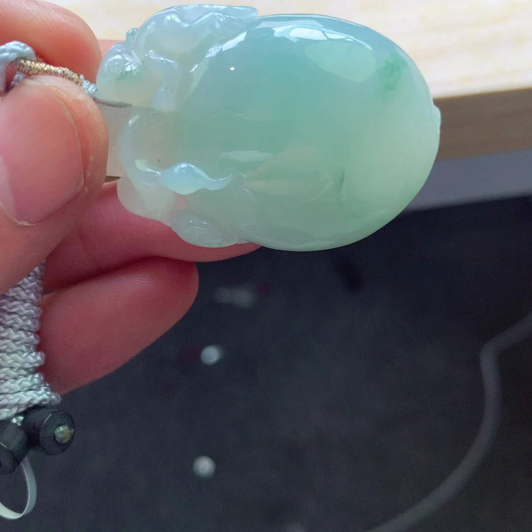 翡翠颈饰未镶嵌吊坠