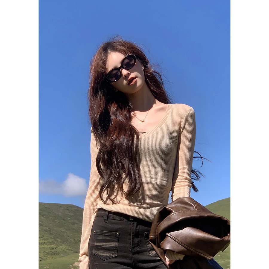 CHICHEN 《清冷纸片人》百搭显瘦V领修身针织上衣