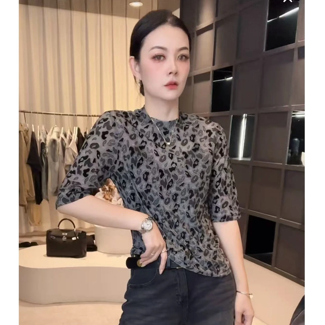 《姚家优麦汇》Y6632早秋款圆领设计感时尚百搭中袖显瘦上衣款女
