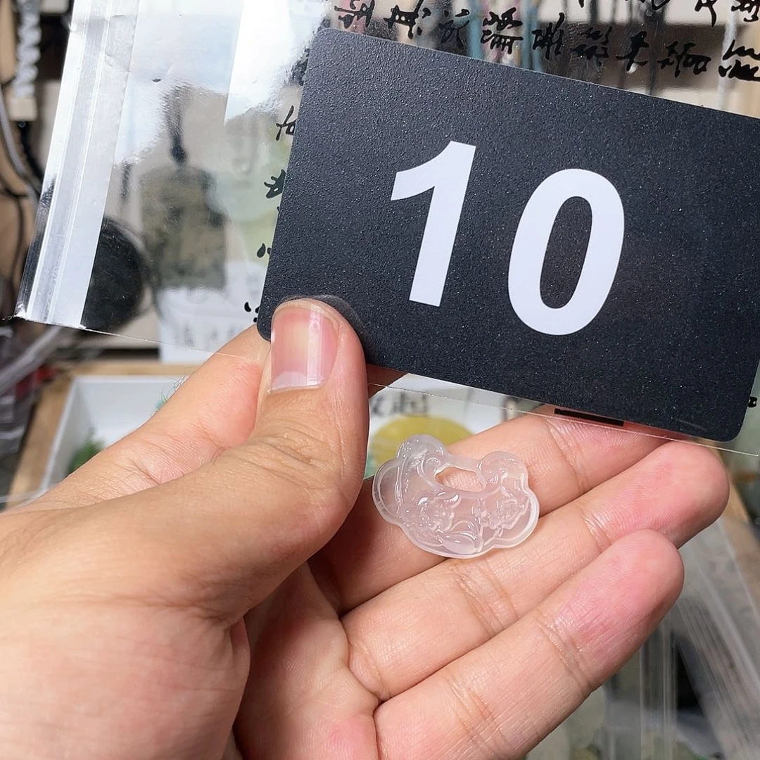 蛇纹石玉颈饰合金娇****谍