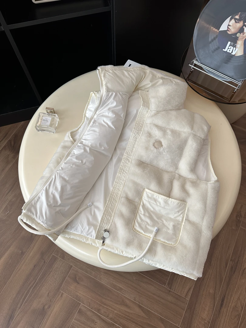 KAISIO秋冬时尚穿搭百搭无袖加厚保暖羽绒服马甲2412057