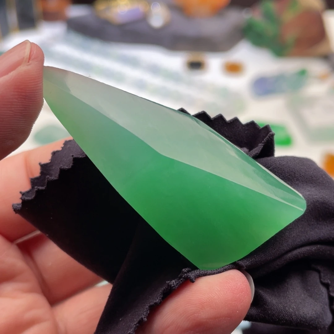 定制翡翠未镶嵌包工