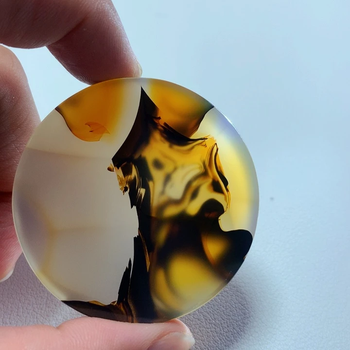 玛瑙/玉髓颈饰未镶嵌兰**士