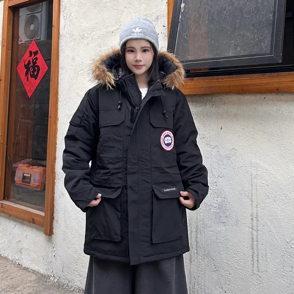 95新 CANADA GOOSE 黑色连帽派克羽绒服/S码/H00369