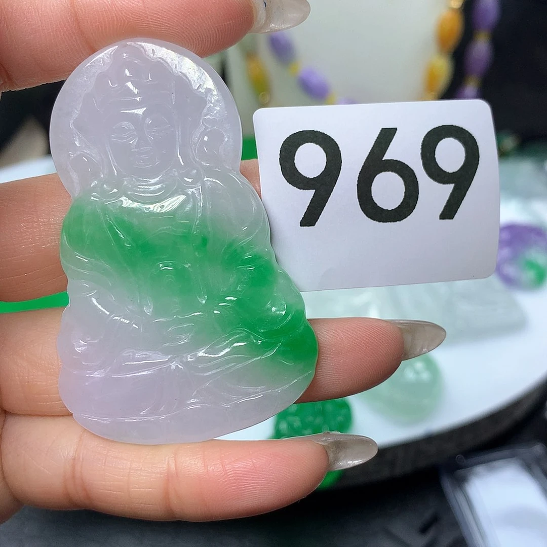 翡翠吊坠(赠链)未镶嵌