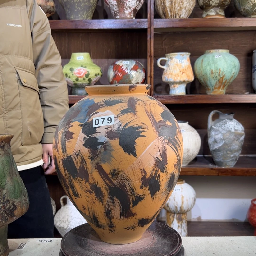 摆件79花瓶LNG加气站附近，我在