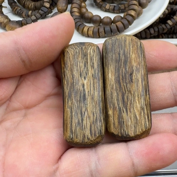 ****6吊坠沉香张勺子牌子吊坠9克