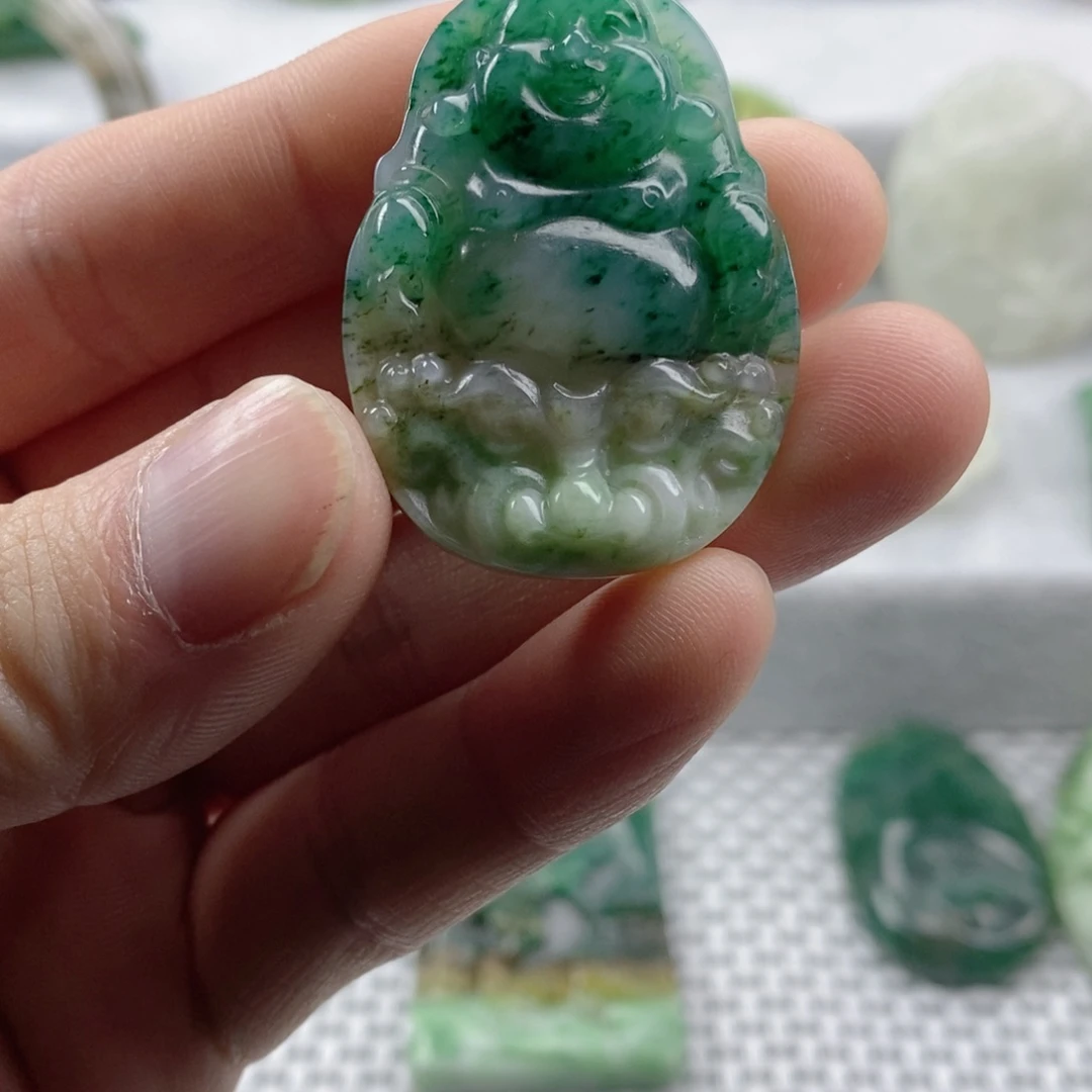 独山玉未镶嵌颈饰