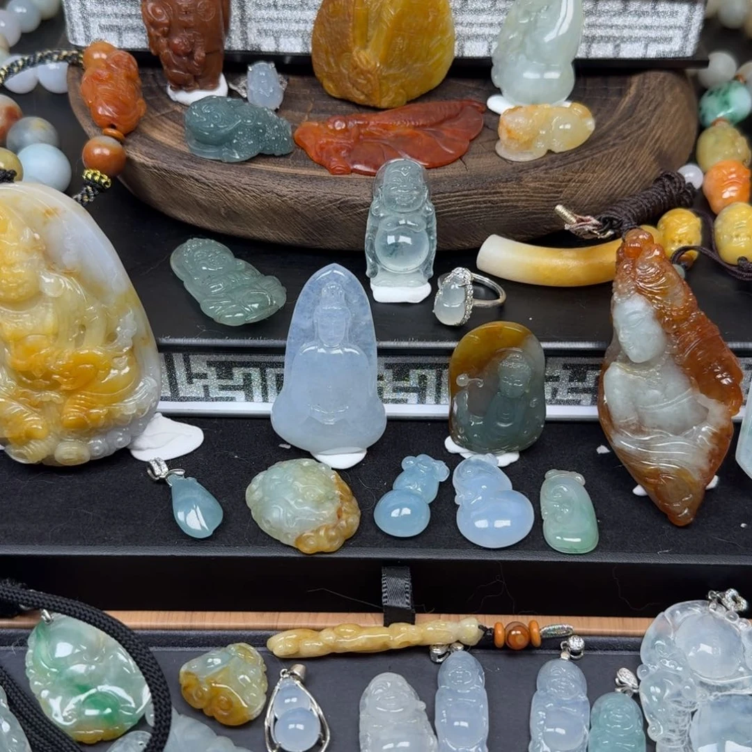 翡翠未镶嵌颈饰腾冲老料翡翠吊坠