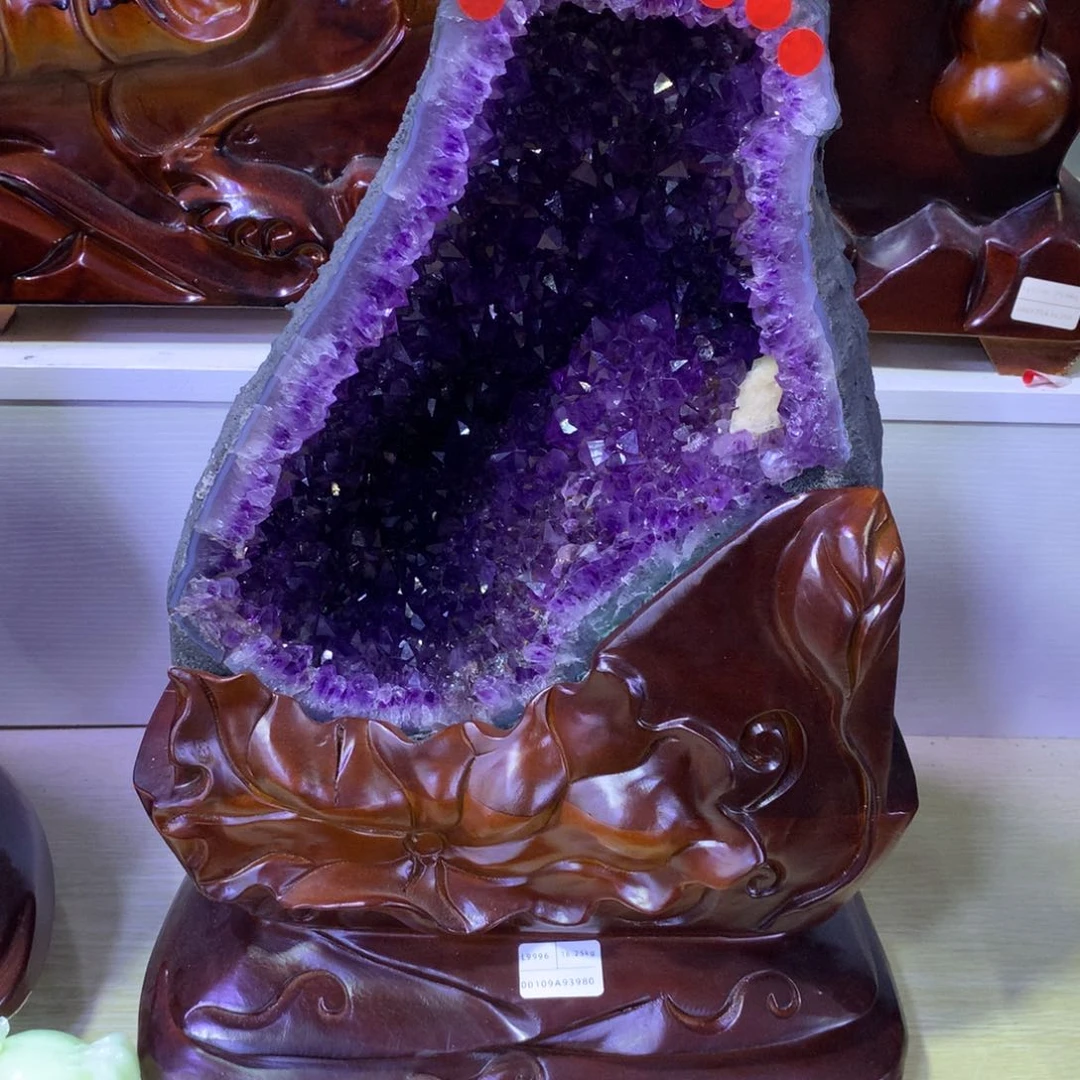 织绣巴西紫水晶摆件