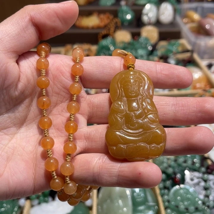 石英质玉未镶嵌颈饰