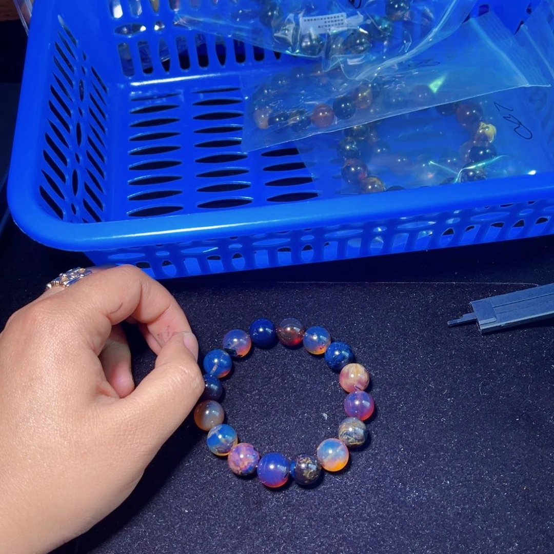 琥珀裸石未镶嵌琥珀