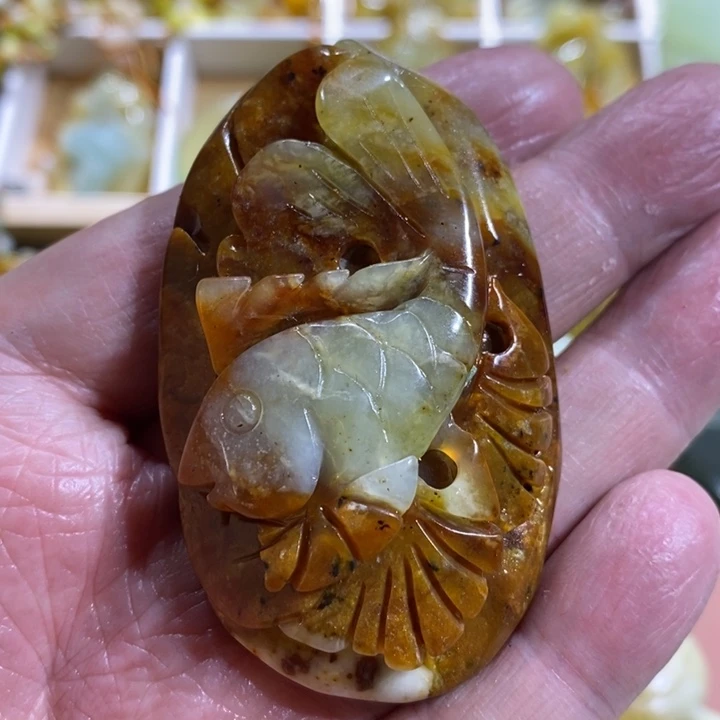 蛇纹石玉颈饰未镶嵌