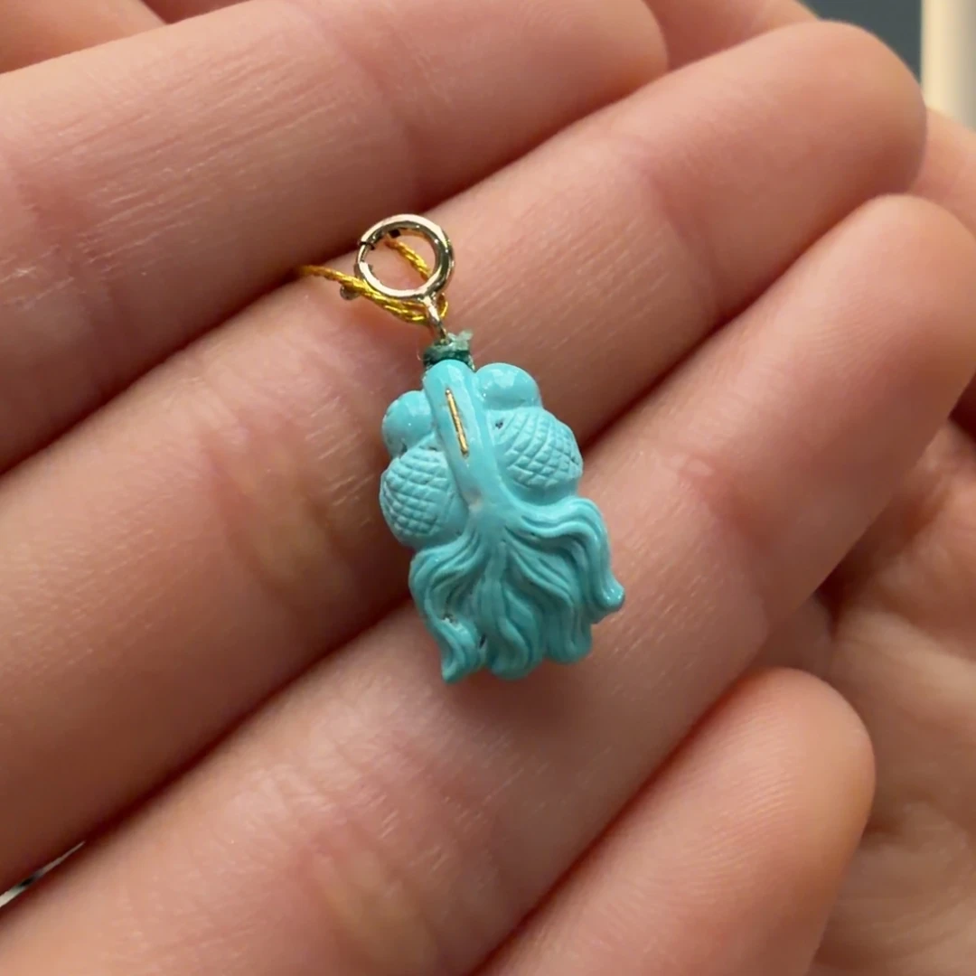 绿松石未镶嵌颈饰