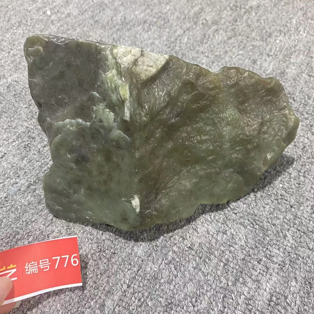 新疆玉料原石发一件编号776
