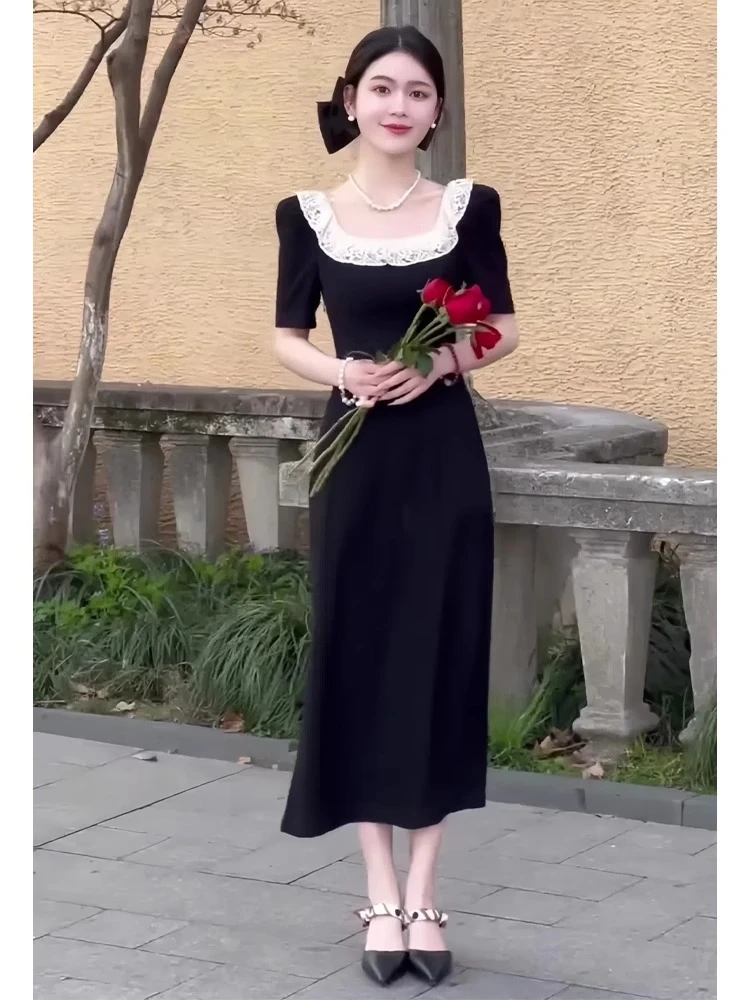 大码黑色赫本风短袖连衣裙女夏季新款胖mm方领蕾丝花边开叉长裙子