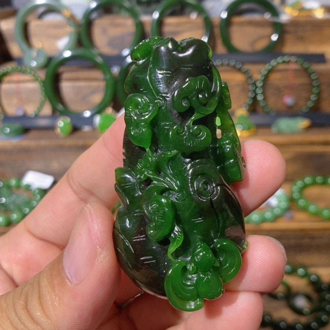 【闪购商品】吊坠(不含链)未镶嵌和田玉俄七红皮老料如意高升