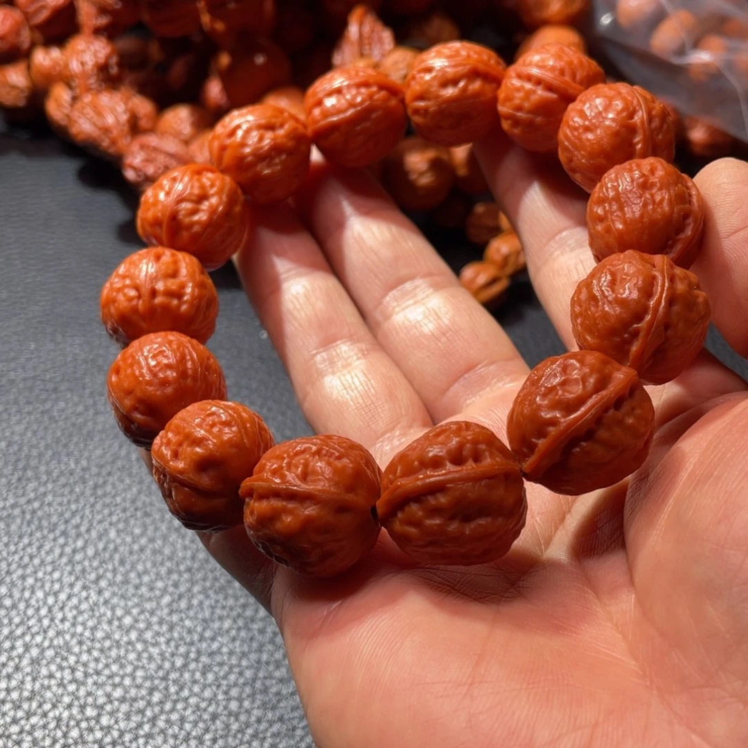 文玩核桃手串新年快乐