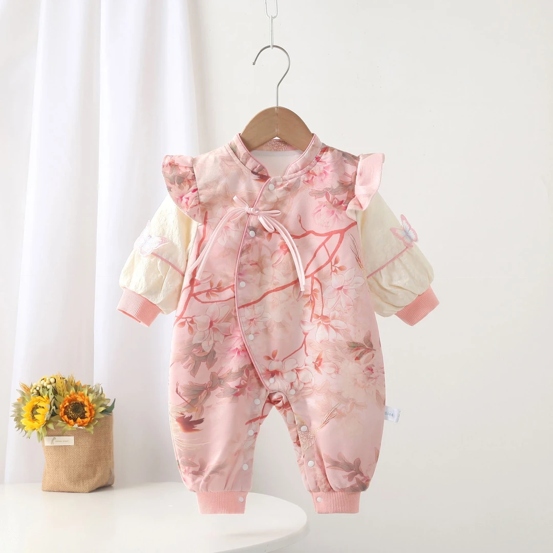 婴儿秋季衣服女宝春秋款连体衣2025新款哈衣爬服新生小月龄外出服