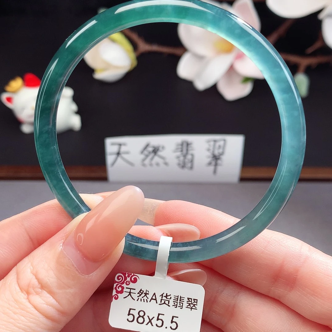 翡翠手镯（圆镯）未镶嵌