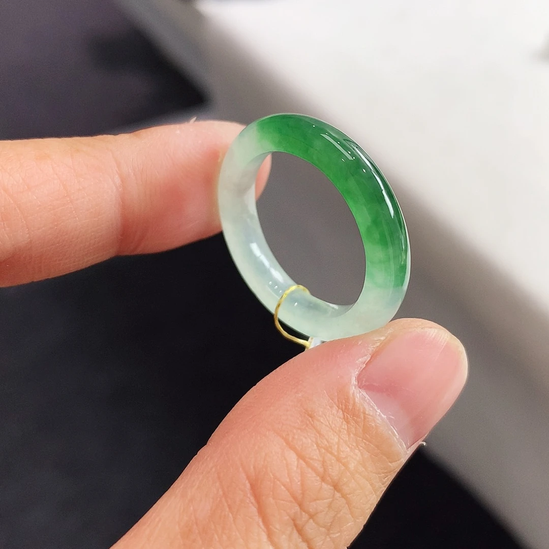 翡翠未镶嵌戒指18号