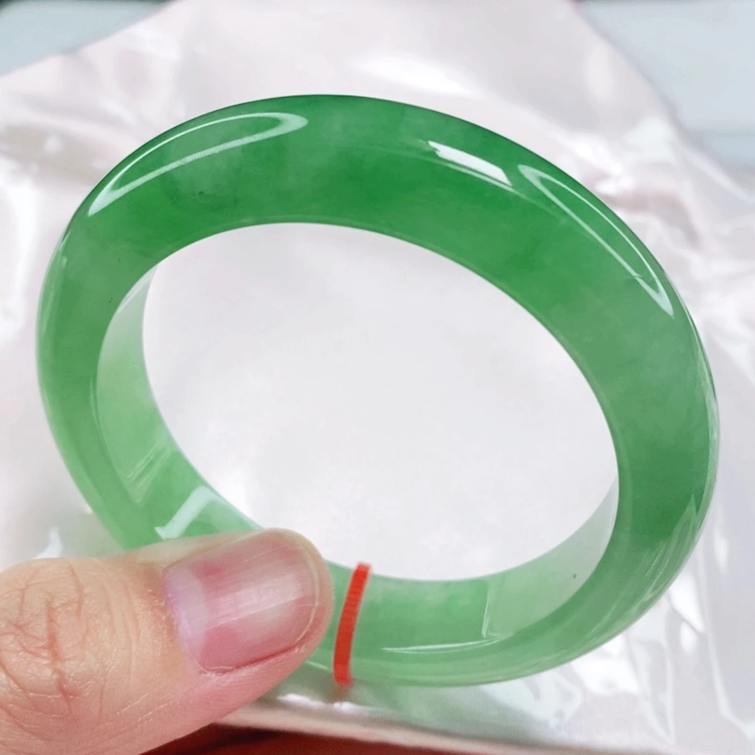 未镶嵌手镯翡翠50.5圈口毕业