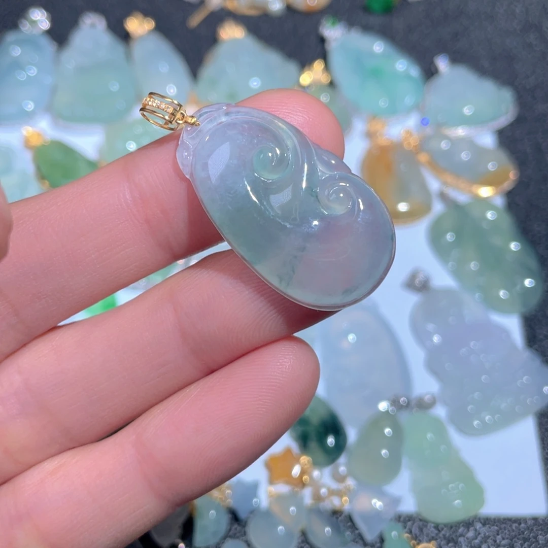 翡翠颈饰18K金镶嵌翡翠