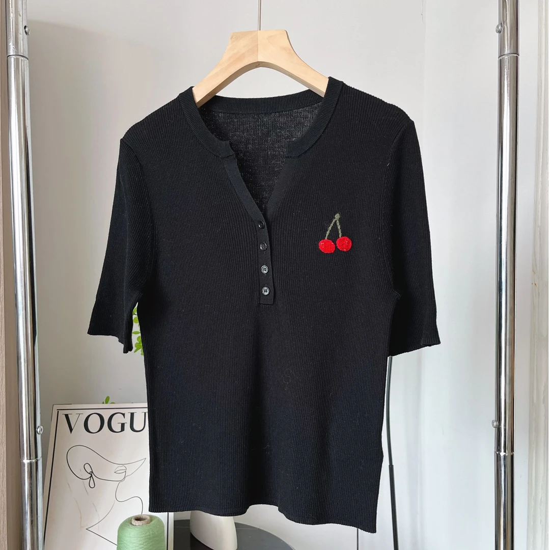 小樱桃手工绣花针织短袖-不可机洗休闲夏季