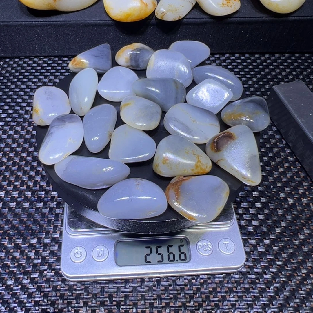 和田玉（子料）未镶嵌吊坠(不含链)256克