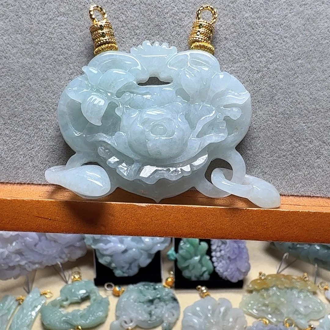 吊坠(赠链)未镶嵌翡翠