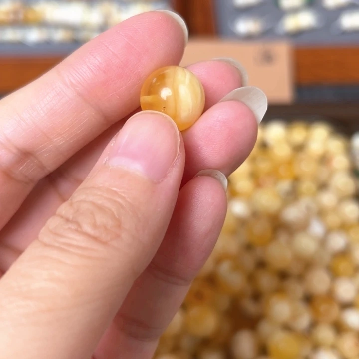 蜜蜡未镶嵌裸石12.6mm一个