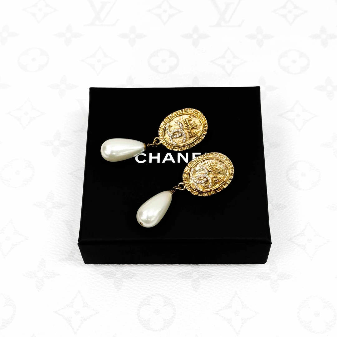 99新 Chanel/香奈儿 21A城堡系列金色皇冠水滴耳钉