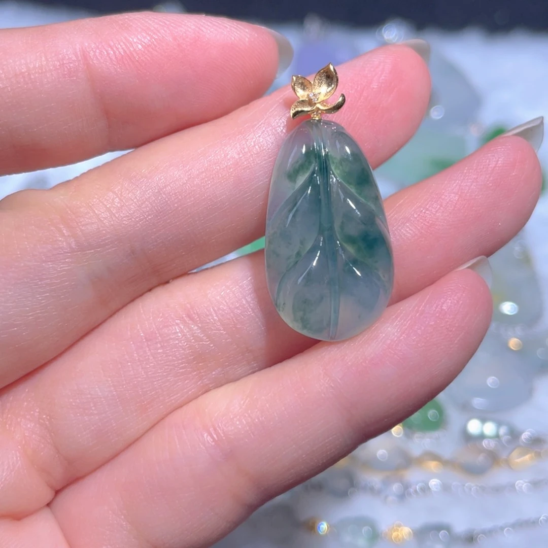 翡翠18K金镶嵌颈饰翡翠