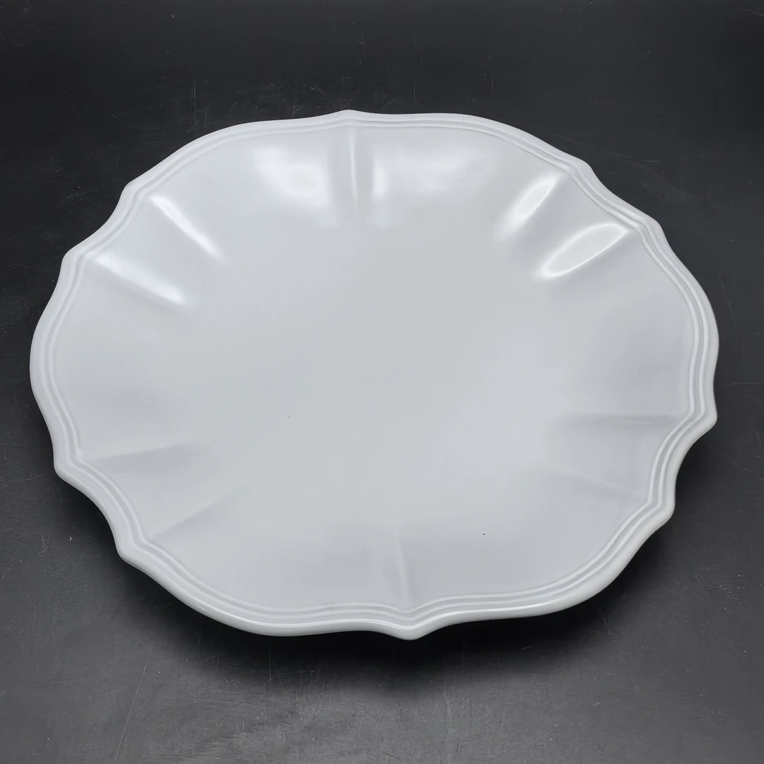 《黑美人》 法式宫廷浮雕高温瓷不规则盘子 26.2*2.8cm大号