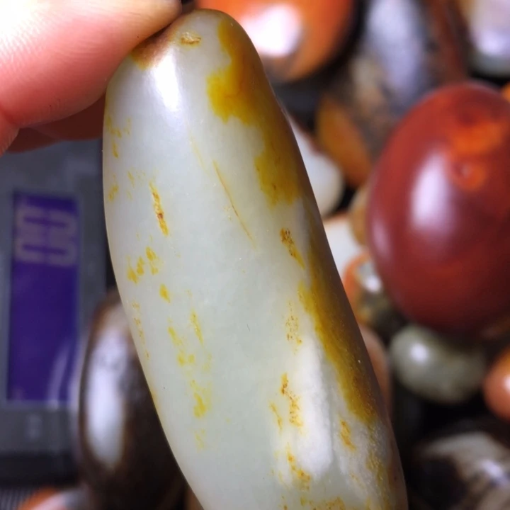 和田玉未镶嵌珠宝奇石