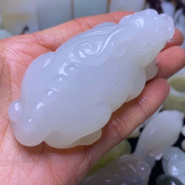 和田玉未镶嵌把件