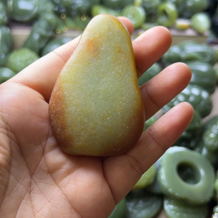 岫岩老玉（透闪石质玉）未镶嵌挂件大***?