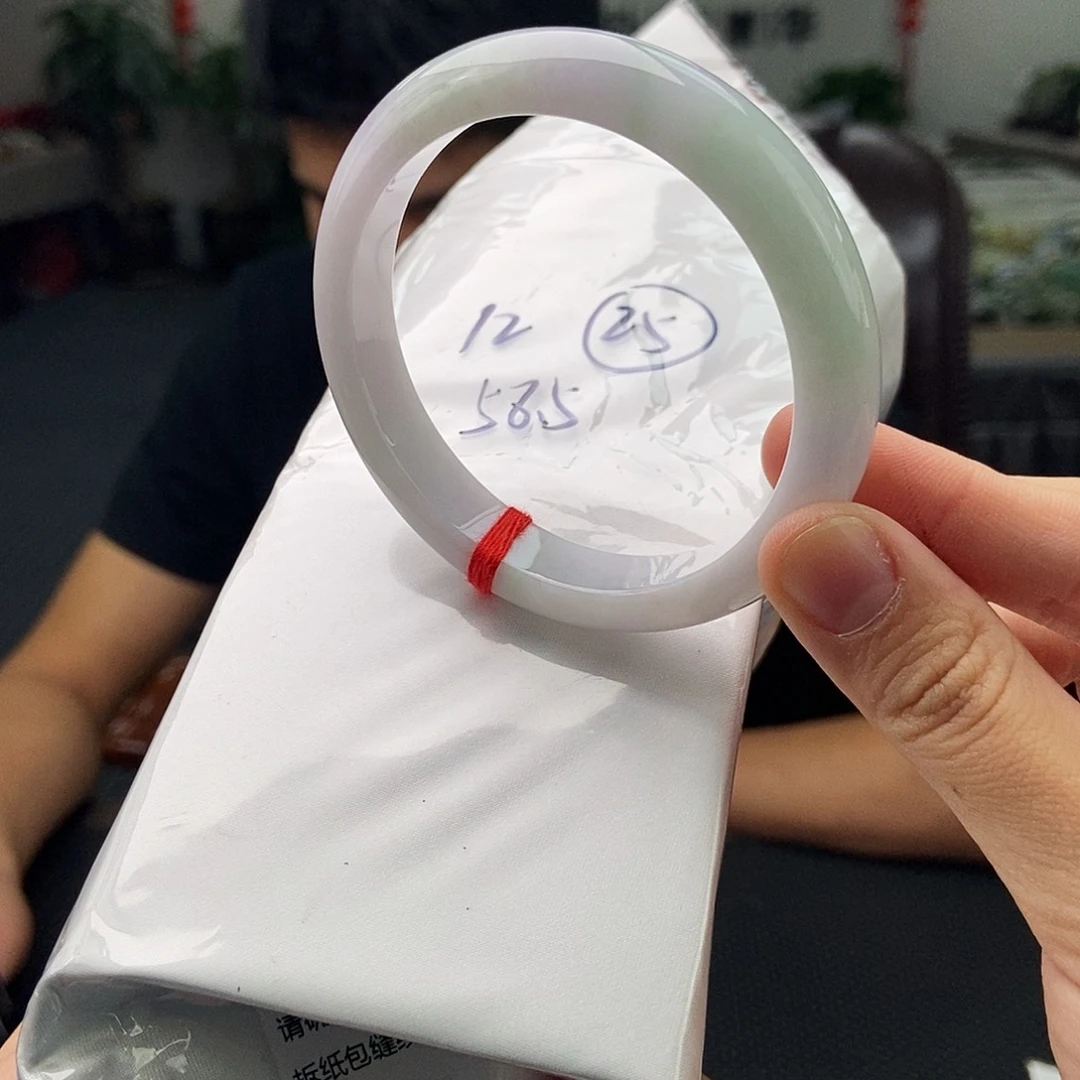 未镶嵌手镯翡翠颜色多样性发拍一发一