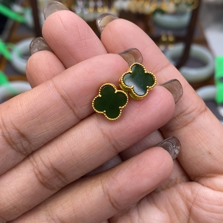 未镶嵌和田玉耳饰