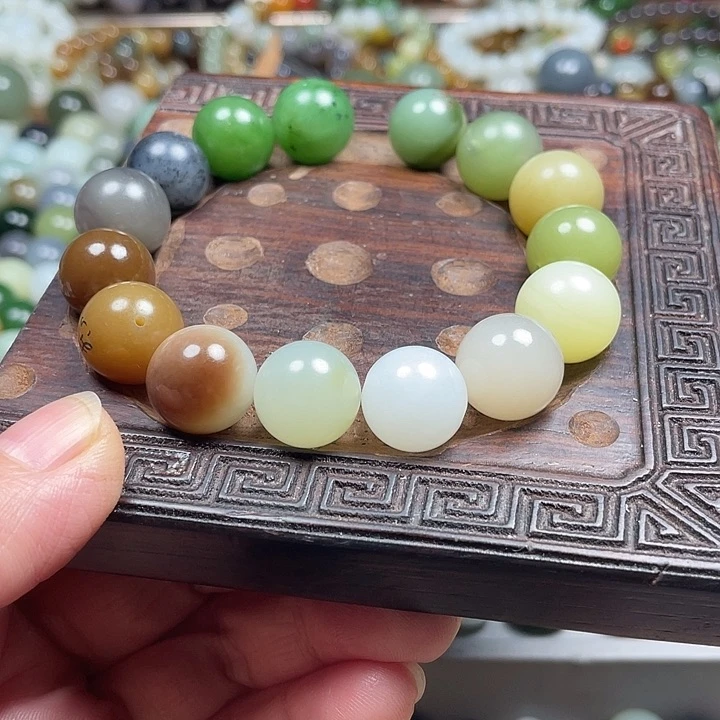 颈饰未镶嵌和田玉一**安