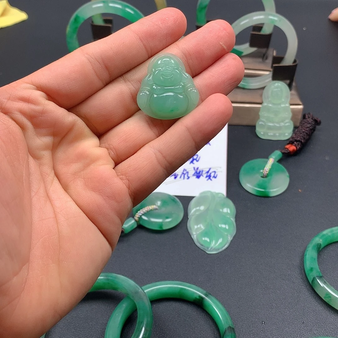 石英质玉颈饰未镶嵌