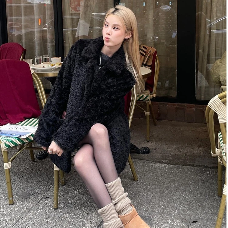 皮毛一体黑色气质翻领毛毛外套女中长款冬季加厚宽松显瘦毛绒上衣