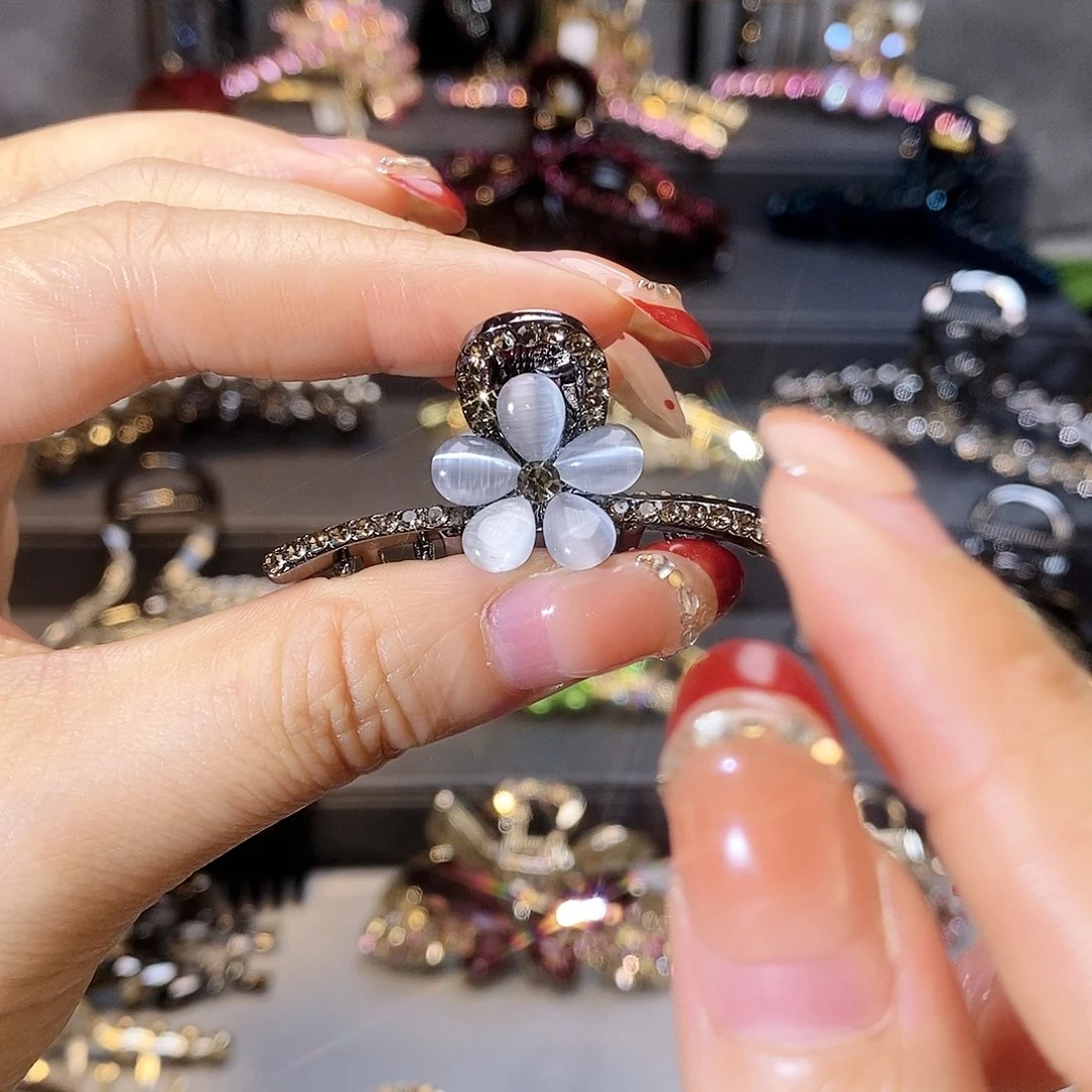 皮质铁合金一切就