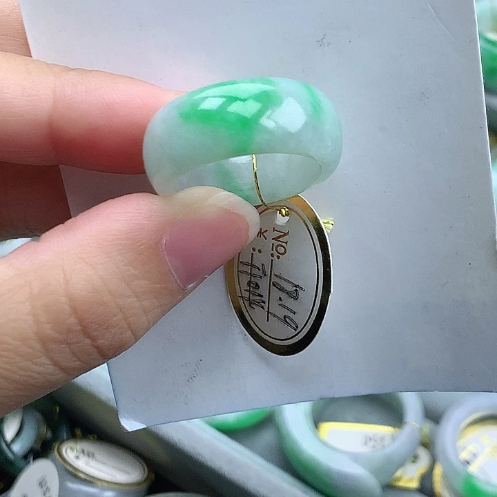 翡翠未镶嵌戒指18.19号