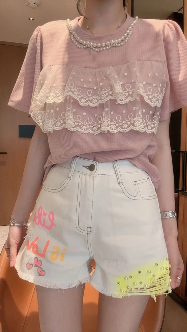 【张静芝】钉珠割破毛边字母印花牛仔短裤