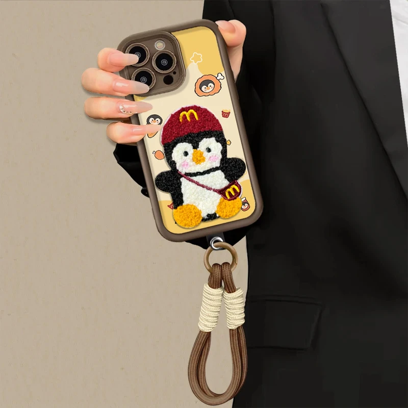 欧克里里薯条m记刺绣企鹅挂绳手机壳适用苹果16华为vivo小米oppo