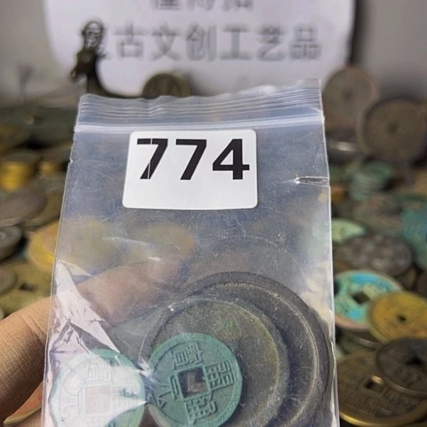 铜情***下复古文创工艺品